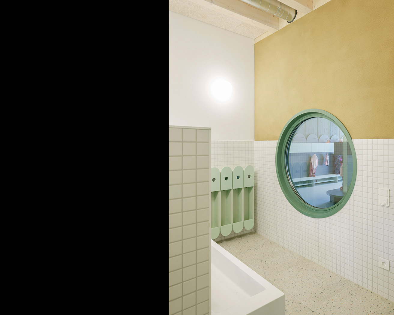 nkn14 KiTa Noe Bad2 by studio lot.jpg